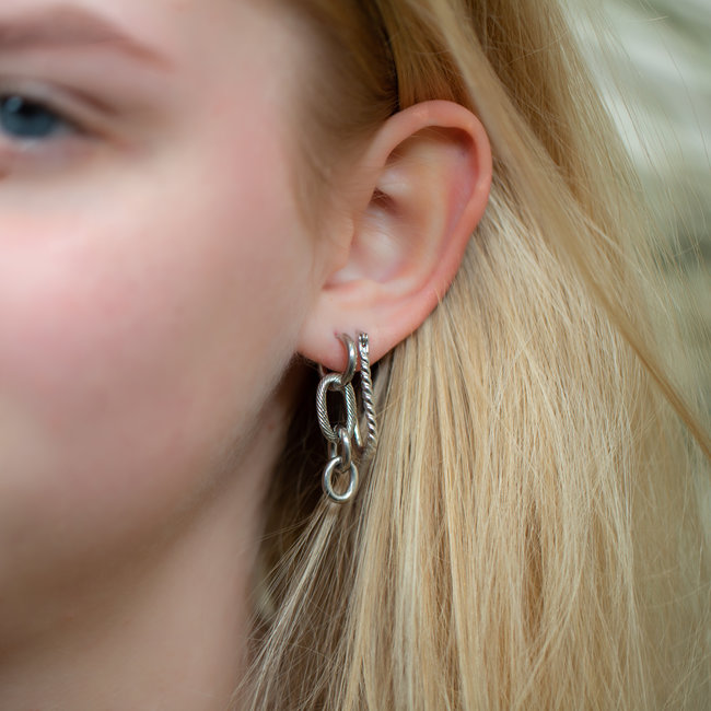 Day & Eve  Zilver oorbellen schakels of rechthoek