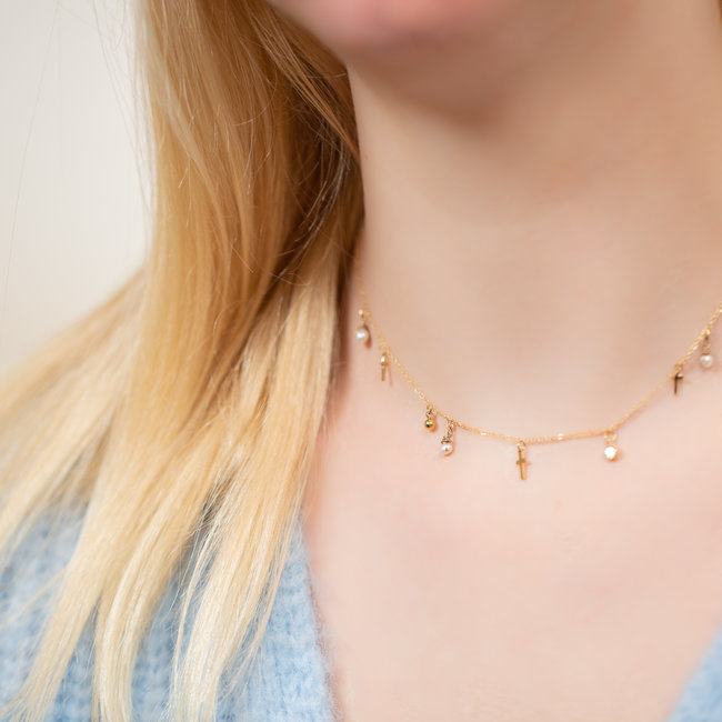 ZAG  Bijoux Fijne ketting met kruisjes en parels goudkleurig