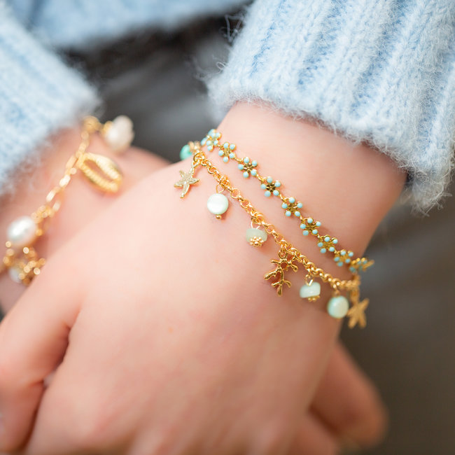 Schelp en bloemen armband