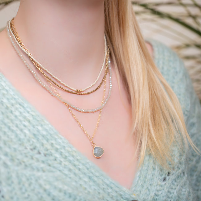 Grijze laagjes ketting