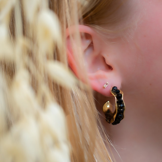 Oorbellen goud met facet steentjes zwart