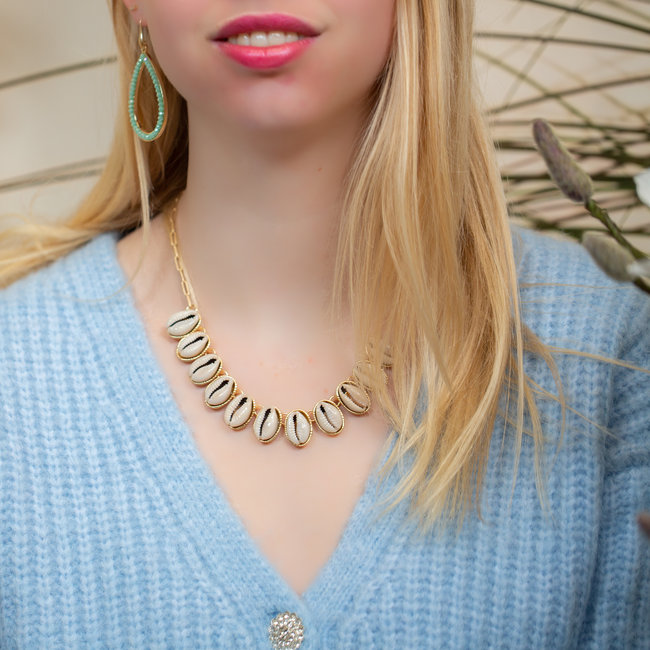 Goud ketting met echte schelpen kaurie