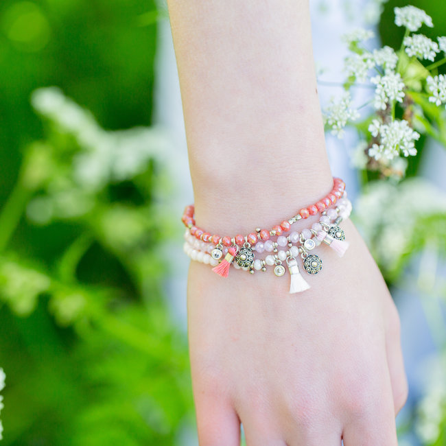 Zeeuws Roze kralen armband met zeeuwse knop