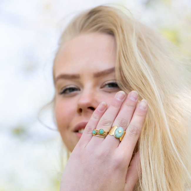 Ikita  Brede ring met amazoniet steen