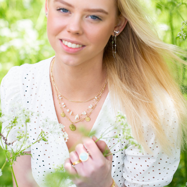 Goud ketting met natuurstenen en schakels