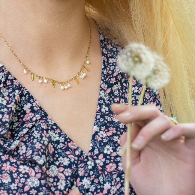 Ikita  Goud ketting met witte parels en druppels