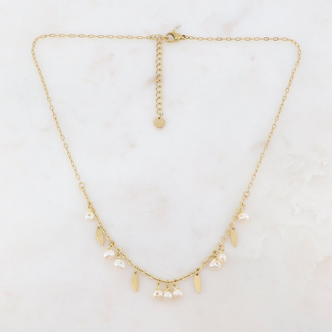 Ikita  Goud ketting met witte parels en druppels