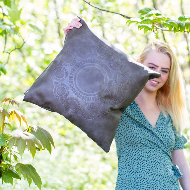 Zeeuwse knop kussenhoes taupe