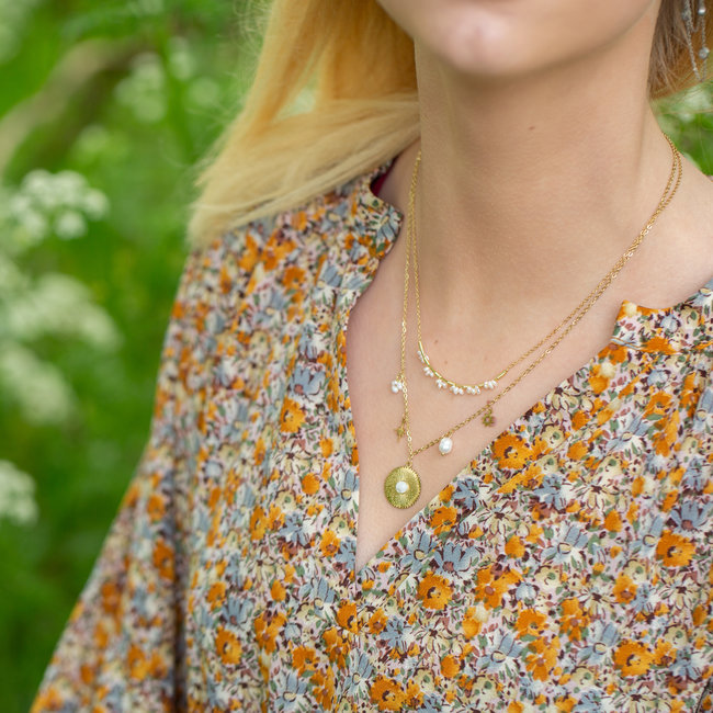 Ikita  Goud ketting met witte parels of munten staal