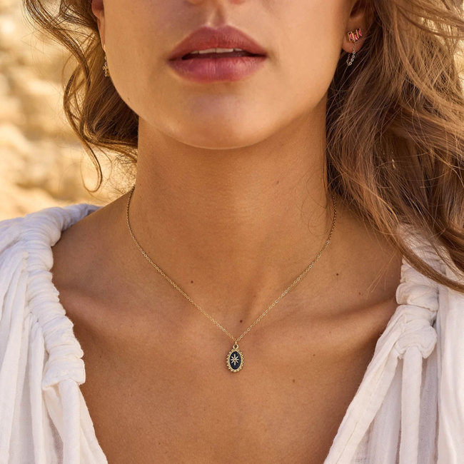 Goud ketting met ovaal hanger