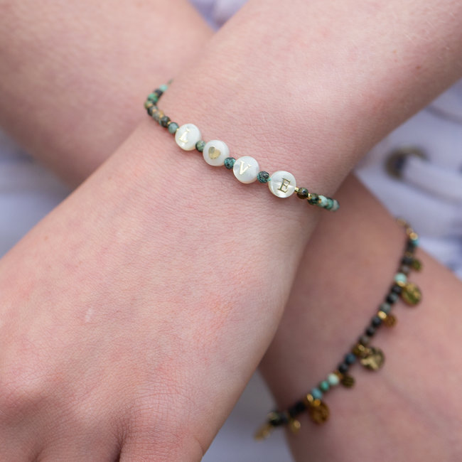 Armband  turquoise met love tekst