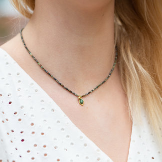 Beadle Ketting met natuursteentjes en druppel bedel