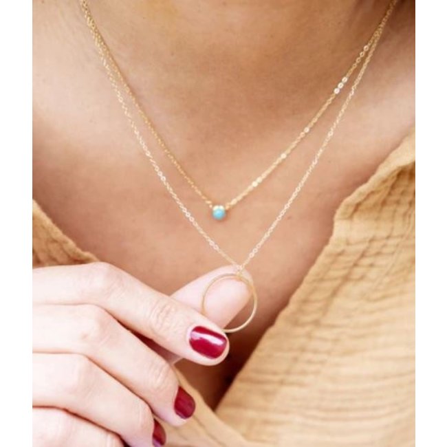 Dubbele ketting met cirkel en turquoise steentje goud