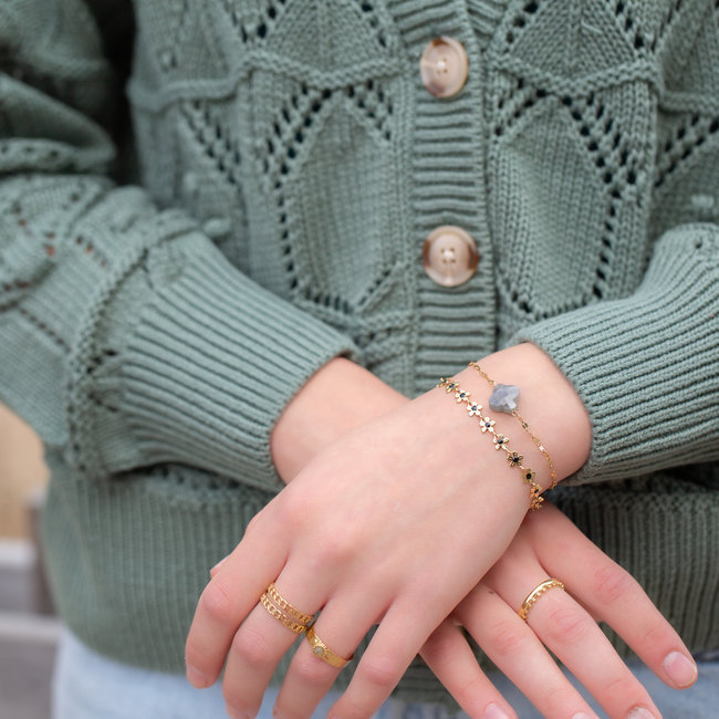Day & Eve by Go Dutch Label Grijze klaver of bloemen armband