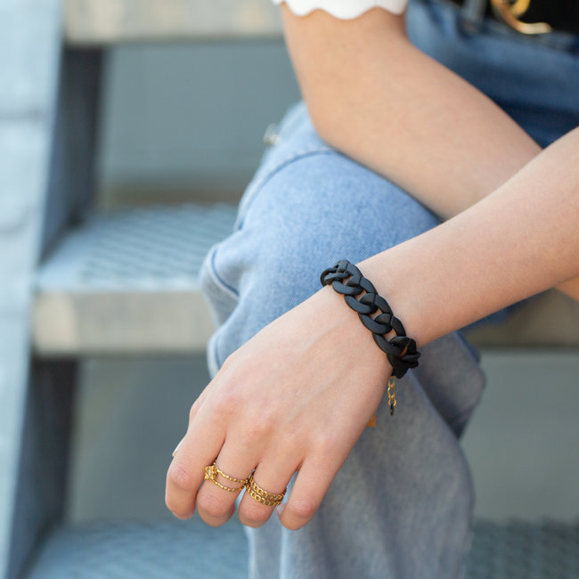 Mat zwarte schakel armband