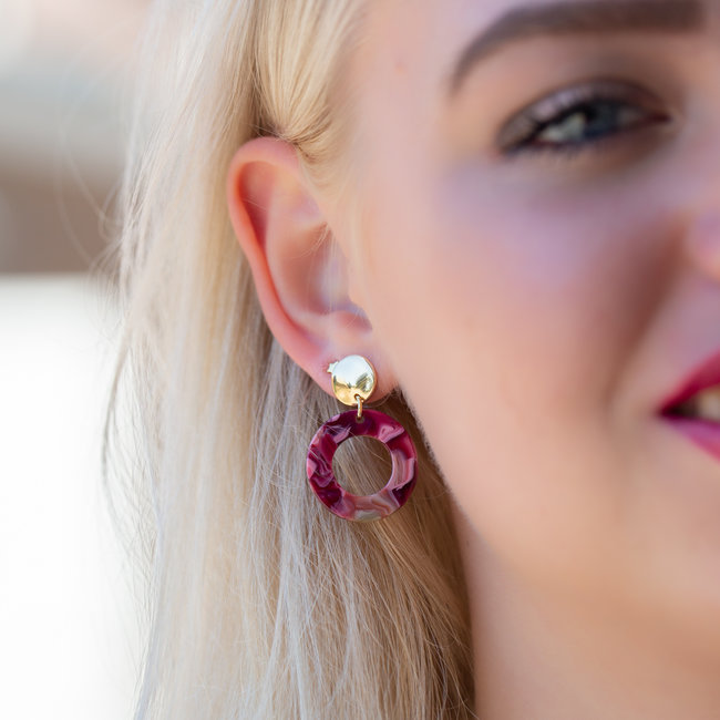 Biba Resin framboos open ronde oorbellen