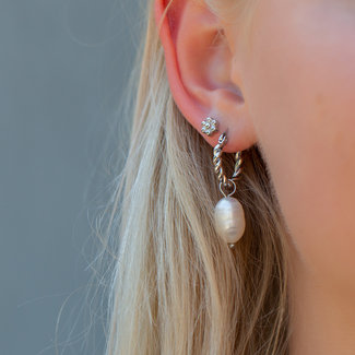 Day & Eve  Oorringen parel of bloemetje oorsteker zilver