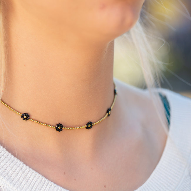 Day & Eve  Zwarte bloem ketting