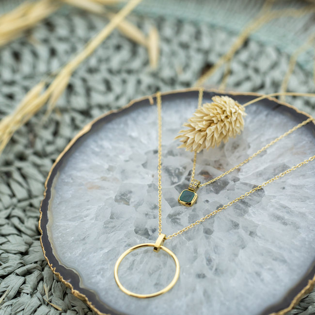 ZAG  Bijoux Goud ketting met groene vierkante steen en zirconia hanger