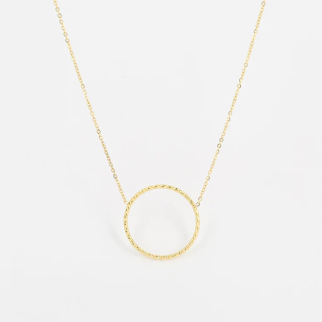 Goud ketting met cirkel bewerkt