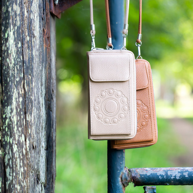 Beige Telefoon portemonnee tasje zeeuwse knop
