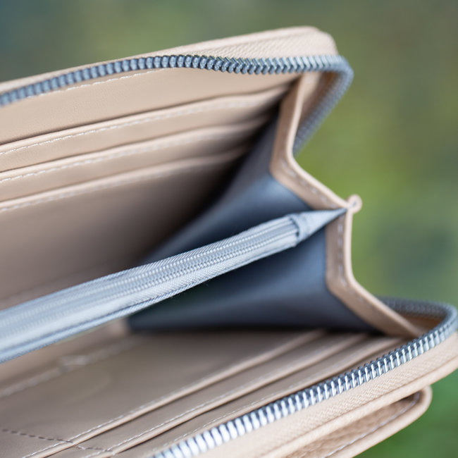 Zeeuws Beige Telefoon portemonnee tasje zeeuwse knop