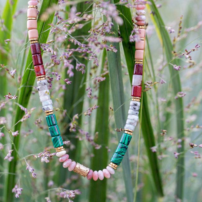 ZAG  Bijoux Ketting met groene en roze natuurstenen
