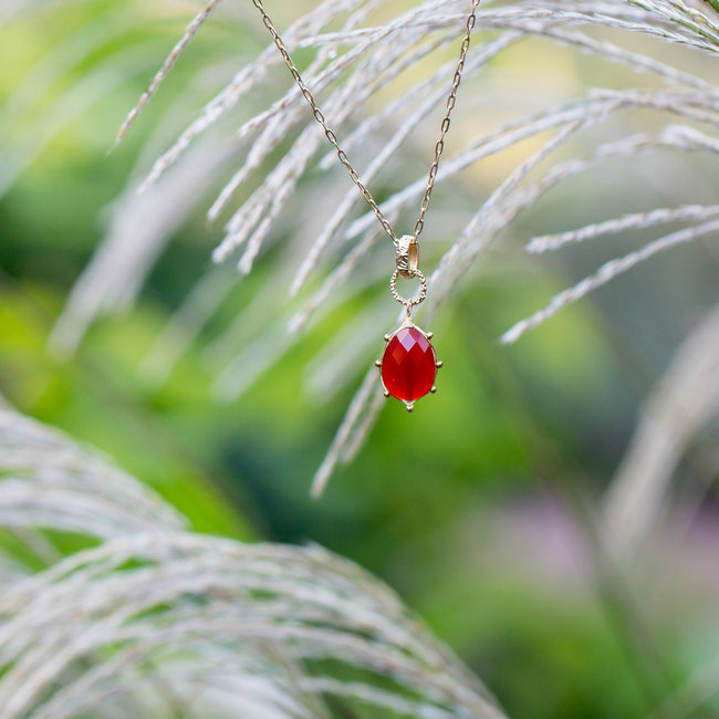 ZAG  Bijoux Lange ketting met rode druppel hanger