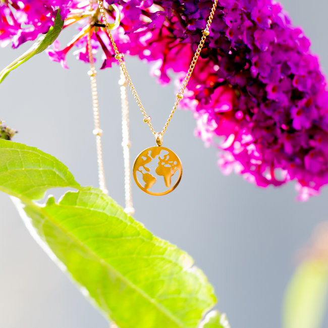"Wear the World: Ketting met wereldbol!"