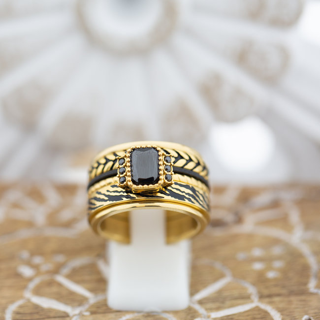 IXXXI Complete ring goud zwart steen