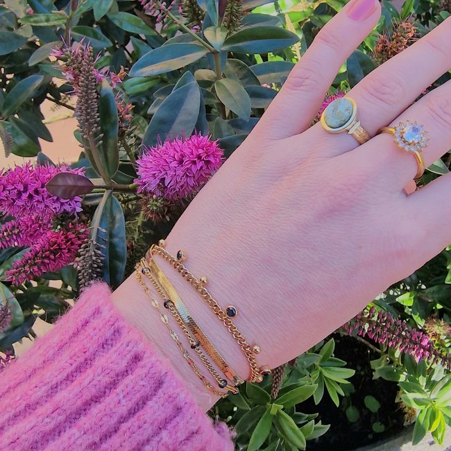 Ikita  Goud armband stainless steel schakels en zwarte strass