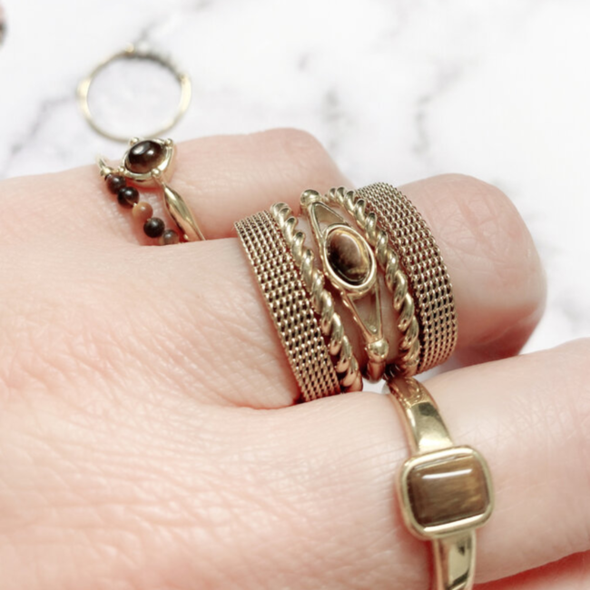 Charmins Goud stainless steel tijgeroog ring