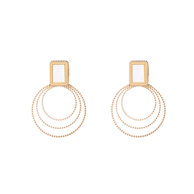 Schelp goud oorbellen met ronde ringen