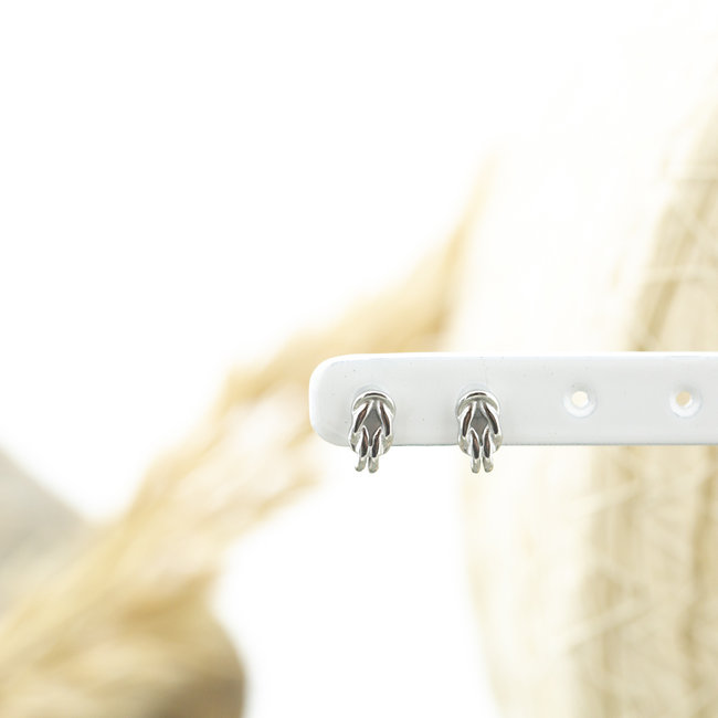Day & Eve  Zilverkleurige oorstekers met knoopje