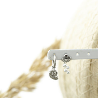 Day & Eve by Go Dutch Label Zilver schelp oorbellen