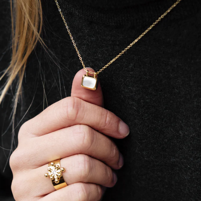 ZAG  Bijoux Goud ketting met rechthoek parelmoer hanger