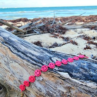 Biba Fuchsia smile armband