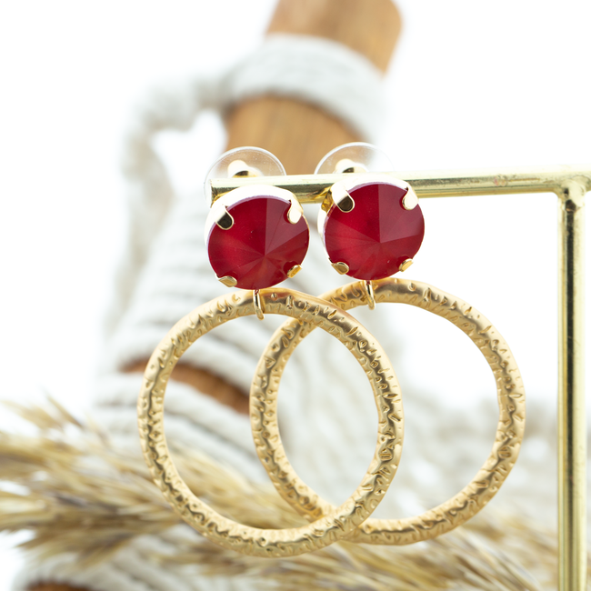 Grote rode crystal oorbellen met matte ring
