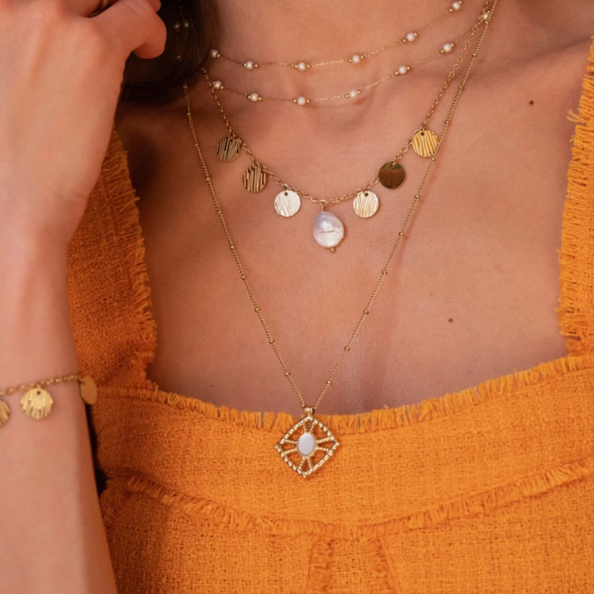 Gouden ketting met parels