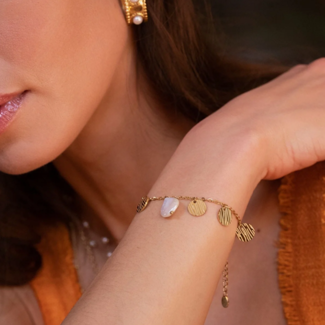 Armband met parel en munten