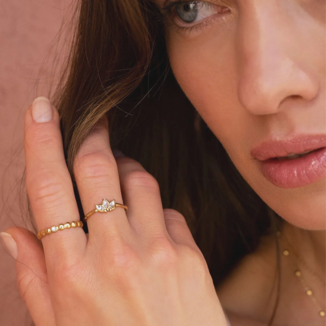 Goud stalen ringen  blaadjes of crystal steen