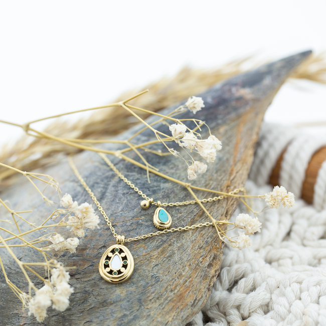 Goud ketting met druppel hanger