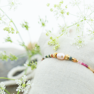 Beadle Roze parel en natuursteen armband