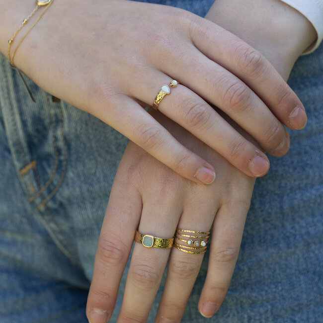 ZAG  Bijoux Goud gehamerde ringen met steen
