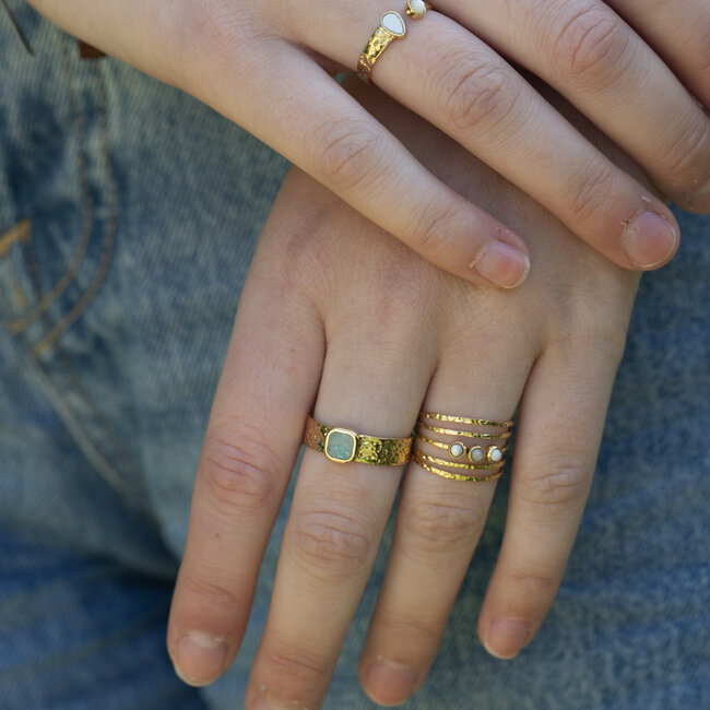 ZAG  Bijoux Goud gehamerde ringen met steen