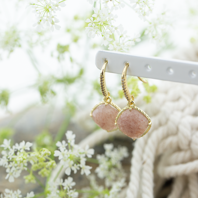 Beadle Roze steen of hart oorbellen