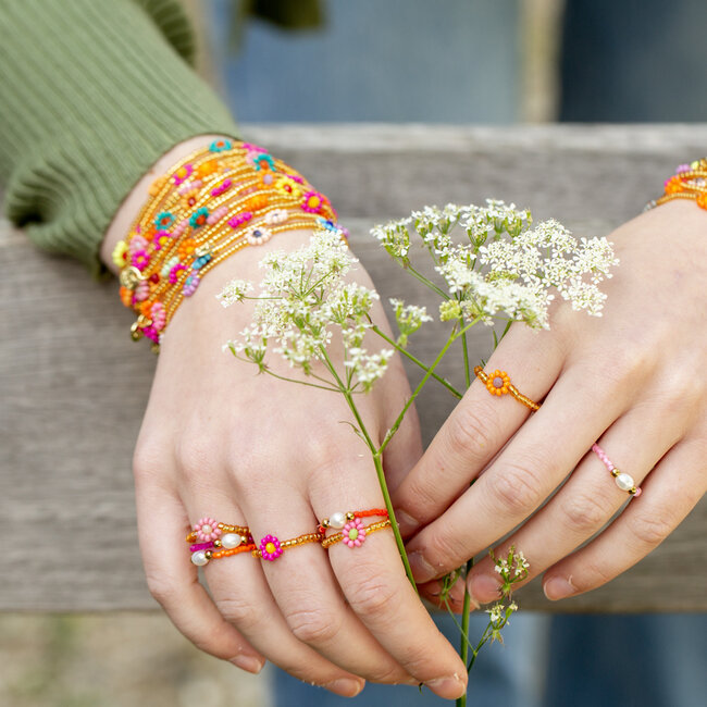 Kralen bloemen of parel ringen