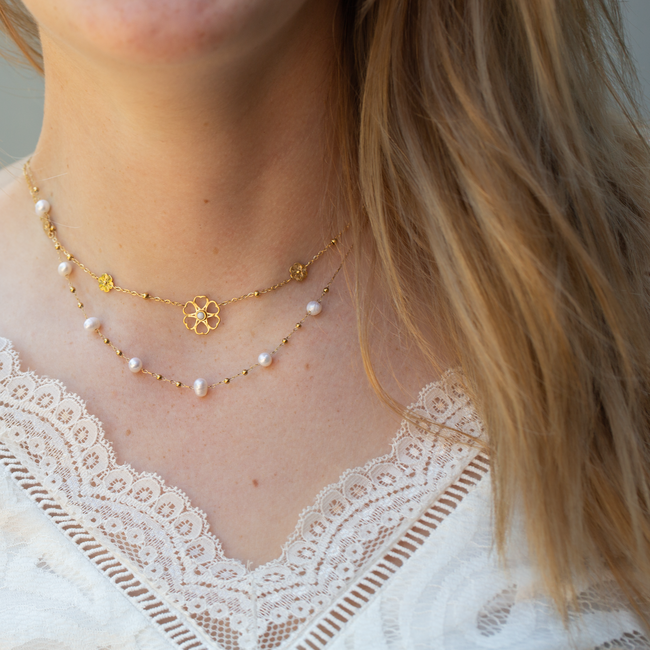 ZAG  Bijoux Gouden kettingen met  bloem of parels