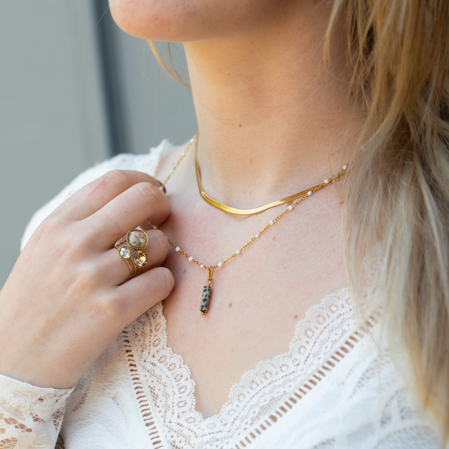 Beadle Witte bolletjesketting met steentje of platte schakelketting