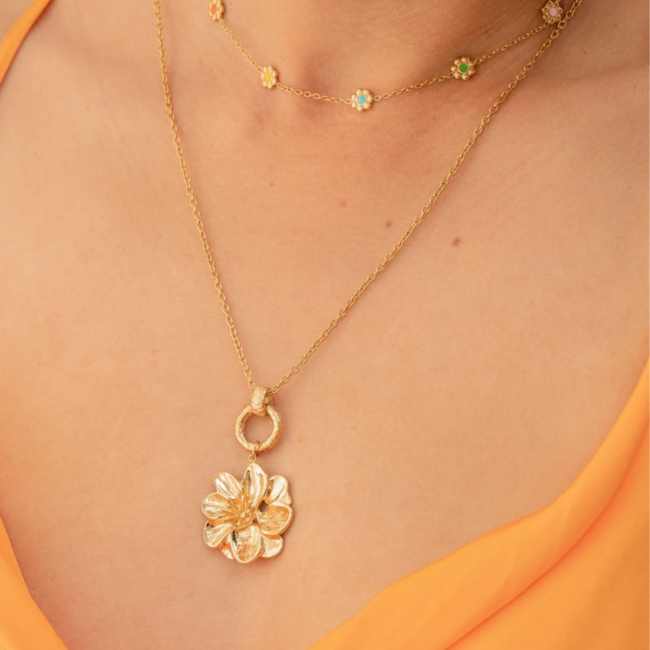 Bohm Paris Een Bloemrijk Statement: Straal met de Prachtige Bloemenkettingen